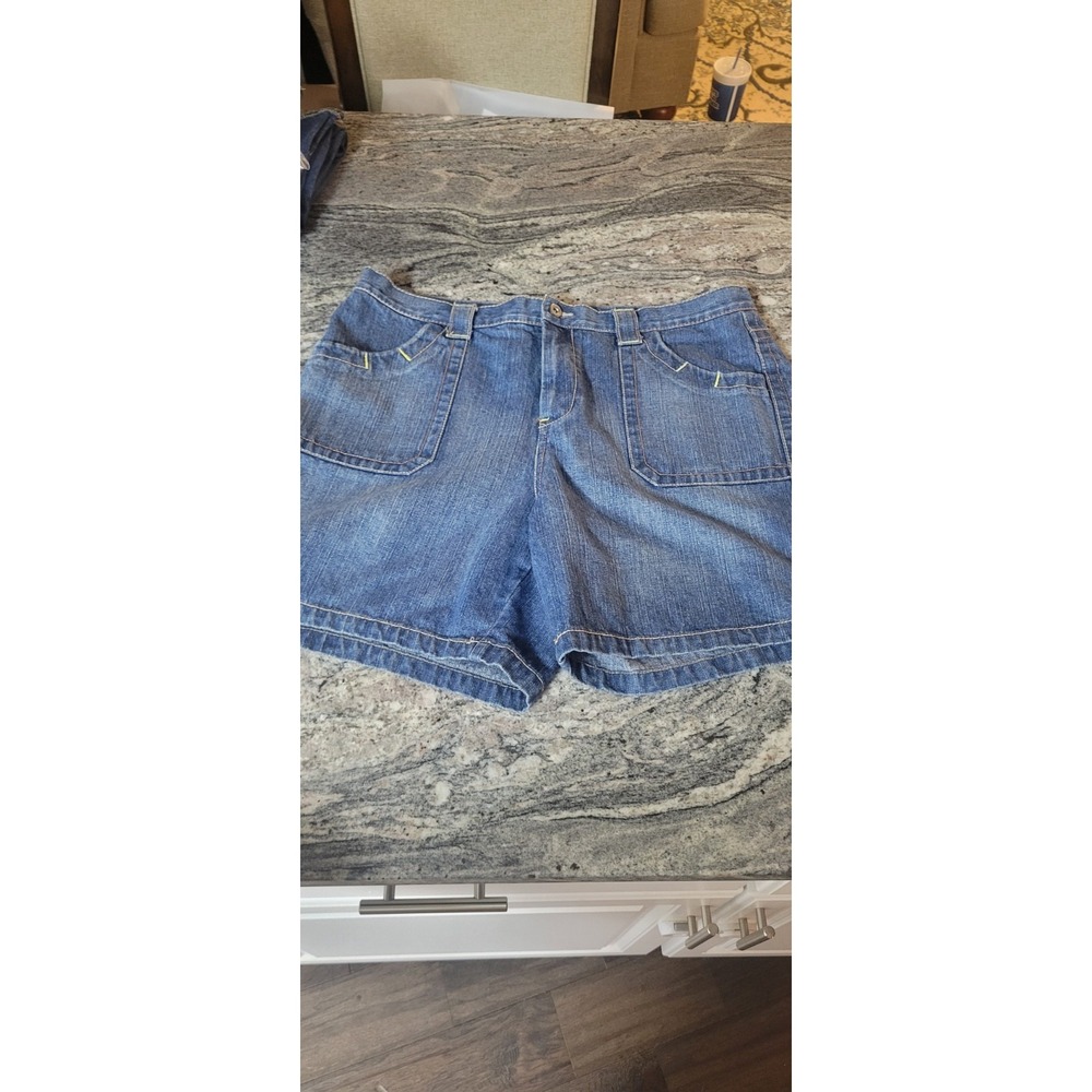 Y2K Faded Glory Women's Medium Wash Denim Shorts Size 16 Mid Rise Y2K